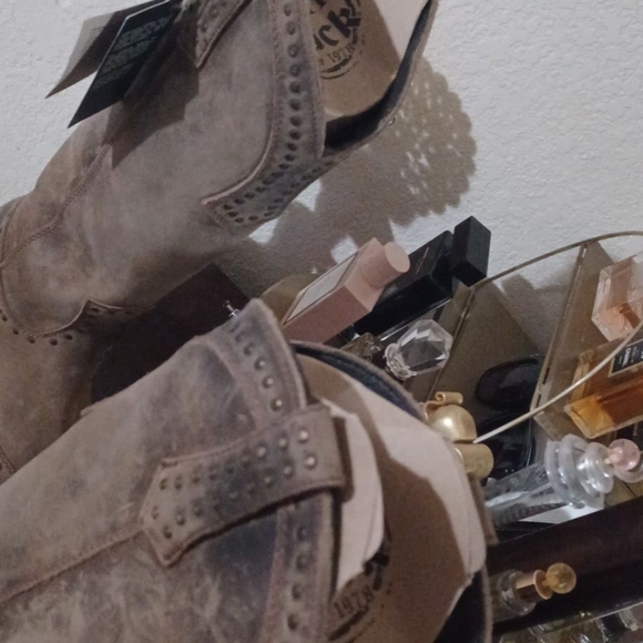 Liberty Black☀️ - Picture 7 of 8